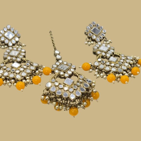 Pakistan Bridal Wedding Wear Yellow Kundan Earrings Set - Picture 3 of 3